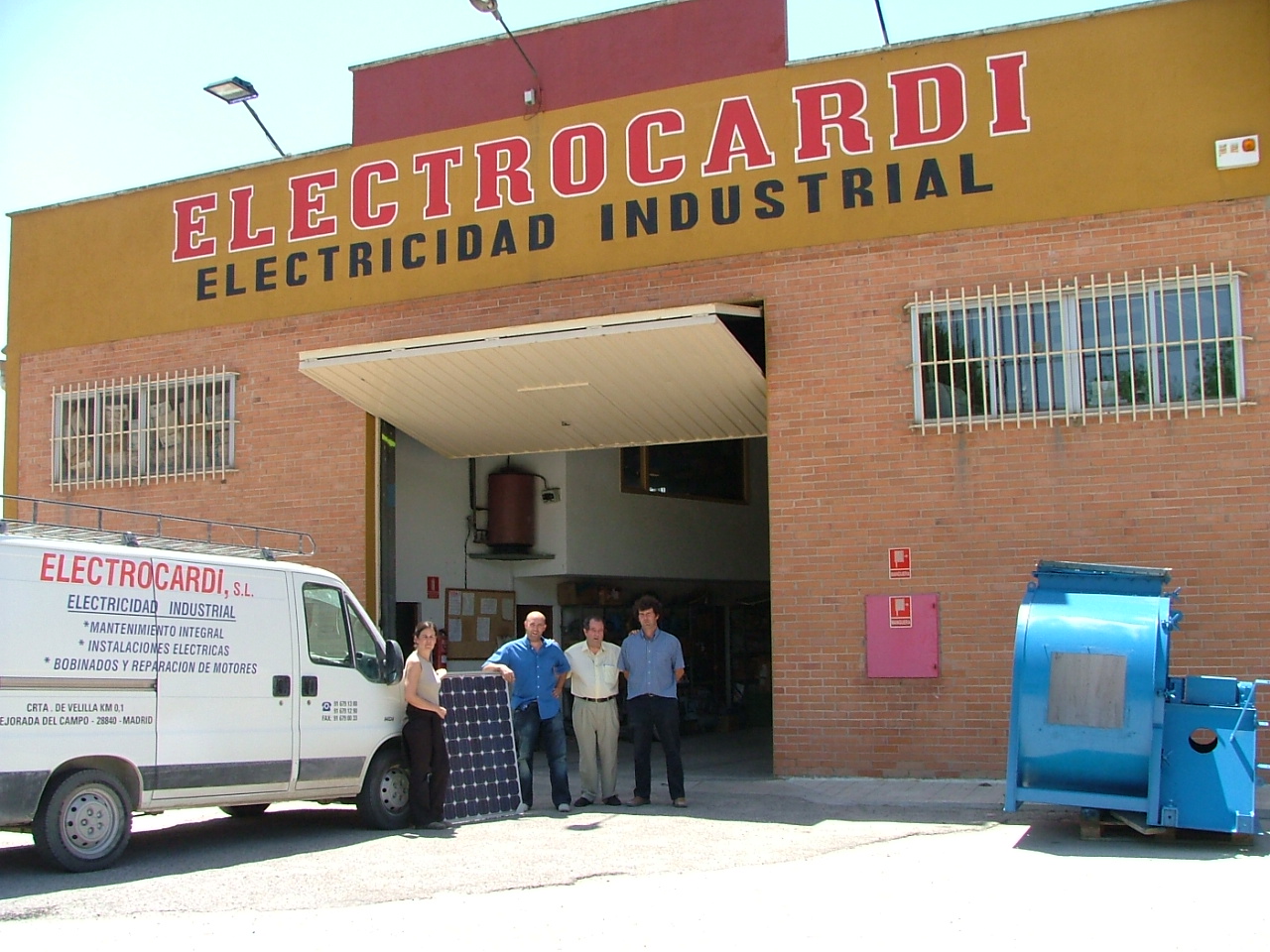 Fachada exterior electrocardi propietarios solares